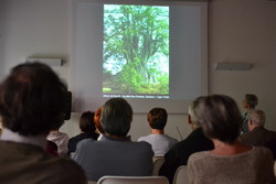 Pubblico alla presentazione a Villar Pellice